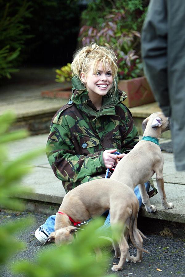 30/11/02.    Chris Evans and Billy Piper sell Xmas Trees for Charity at the White Horse Pub in Hascombe