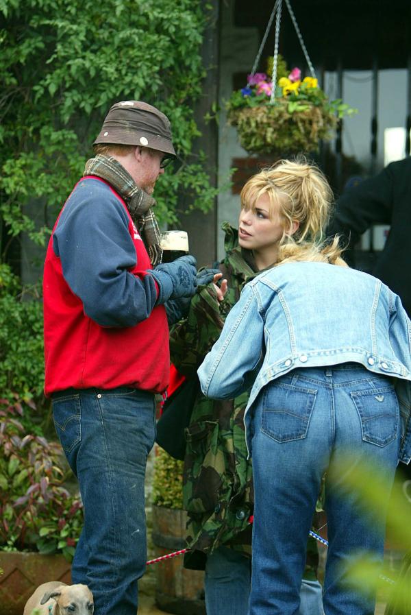 30/11/02.    Chris Evans and Billy Piper sell Xmas Trees for Charity at the White Horse Pub in Hascombe