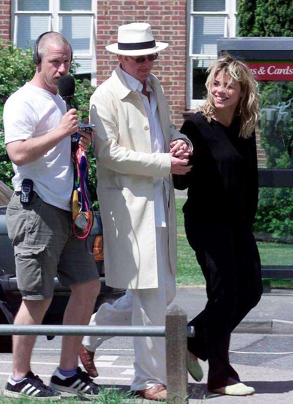 29/05/2001 Chris Evans & Billie Piper arrive at court being charged with speeding. (Pic Paul Burgman/PressPhotos-uk.com 075 88 66 9580)