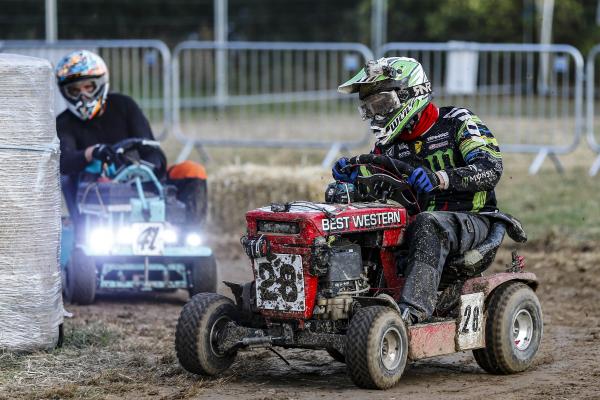 03/08/2019  Race action from the BLMRA Endurance Race, where teams of three drivers (male and female) compete throughout the night at speeds approaching 50 mph.